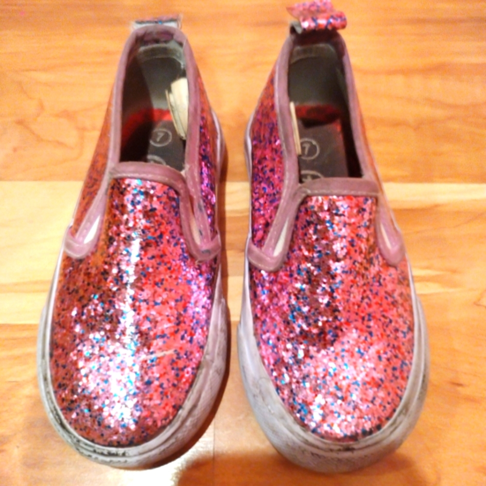 Giggles Tennis Shoes Size 7